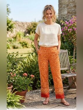 HAROLD’S / Women's Orange Patterned Wide-Leg Pants/ 8 / waist 28” / inseam 24”